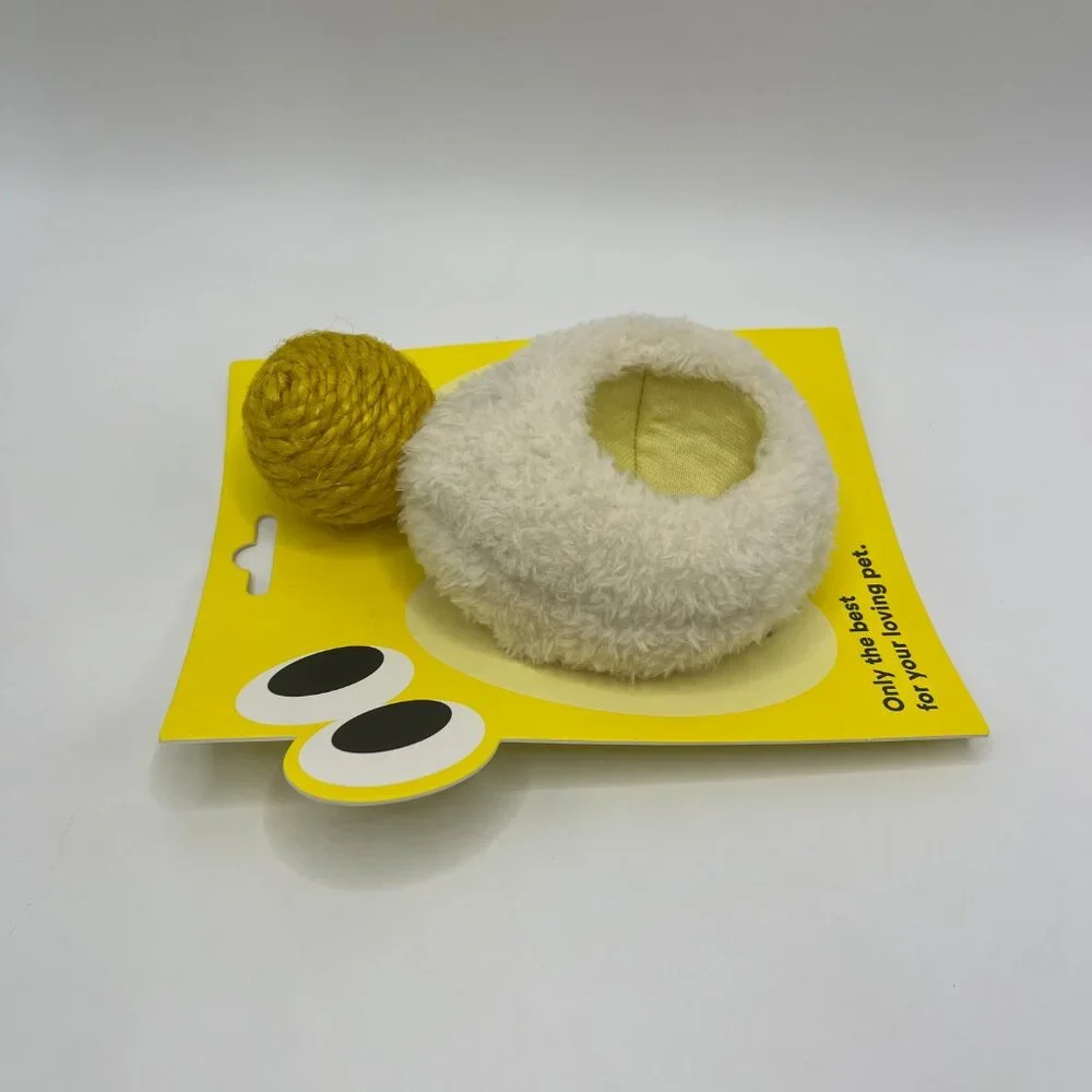 Zeze Boiled Egg Catnip Sisal Ball Cat Toy